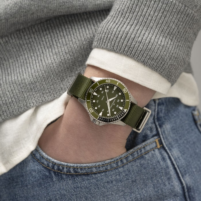 Hamilton H82241961 Watch - Khaki Navy Scuba Quartz (Image 3)