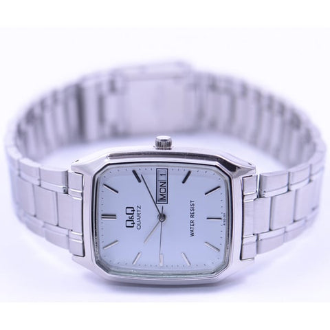 CITIZEN A182 201 Men's Analog Watch with Eco Drive Technology, Sleek Stainless Steel Design, Water Resistant and Elegant Black Dial