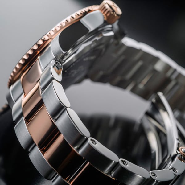 DAVOSA 161.555.65 Watch - Men's Watch with Metal Bracelet and Ceramic Bezel Water Resistant Classic Design (Image 4)