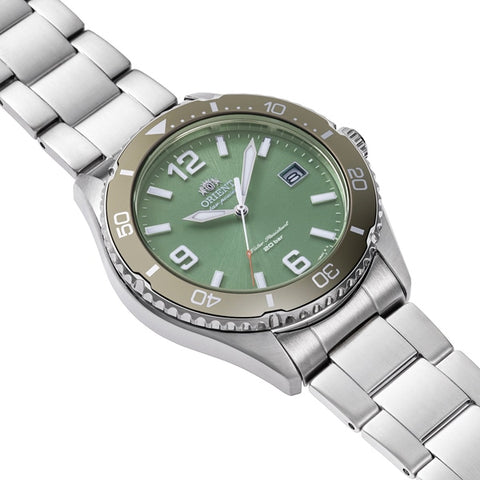 ORIENT RN-WJ0001E Watch - Men's Sports Mako 40 Diver Design Solar Powered Metal Band Watch (Image 2)