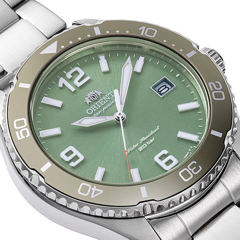ORIENT RN-WJ0001E Watch - Men's Sports Mako 40 Diver Design Solar Powered Metal Band Watch (Image 4)