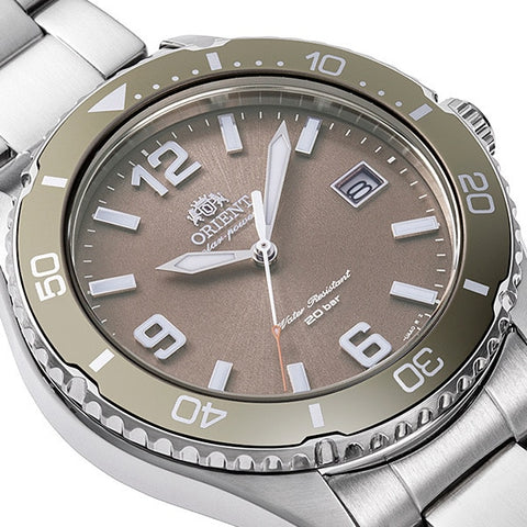 ORIENT RN-WJ0004Y Watch - Sports Orient Mako 40 Diver Design Solar-Powered Metal Band Men's Watch (Image 4)