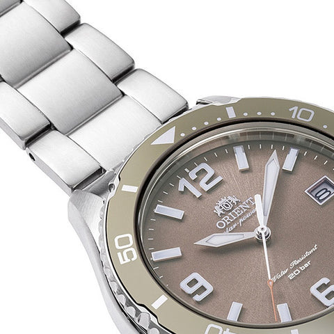 ORIENT RN-WJ0004Y Watch - Sports Orient Mako 40 Diver Design Solar-Powered Metal Band Men's Watch (Image 5)