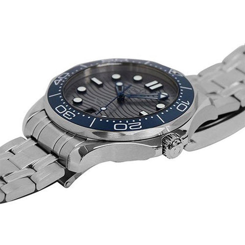 Omega 210.30.42.20.06.001 Watch - DIVER 30 0M CO-AXIAL MASTER CHRONOMETER 42 M?M watch (Image 2)