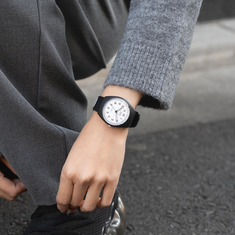 CITIZEN Q&Q E11A-001VK Solar Quartz Watch