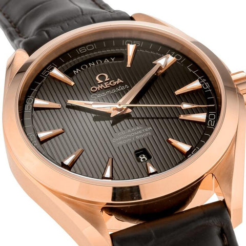 OMEGA 231.53.42.22.06.001 Watch - Seamaster Aqua Terra 150M Co-Axial Chronometer Day-Date in Grey - Parallel Import (Image 2)