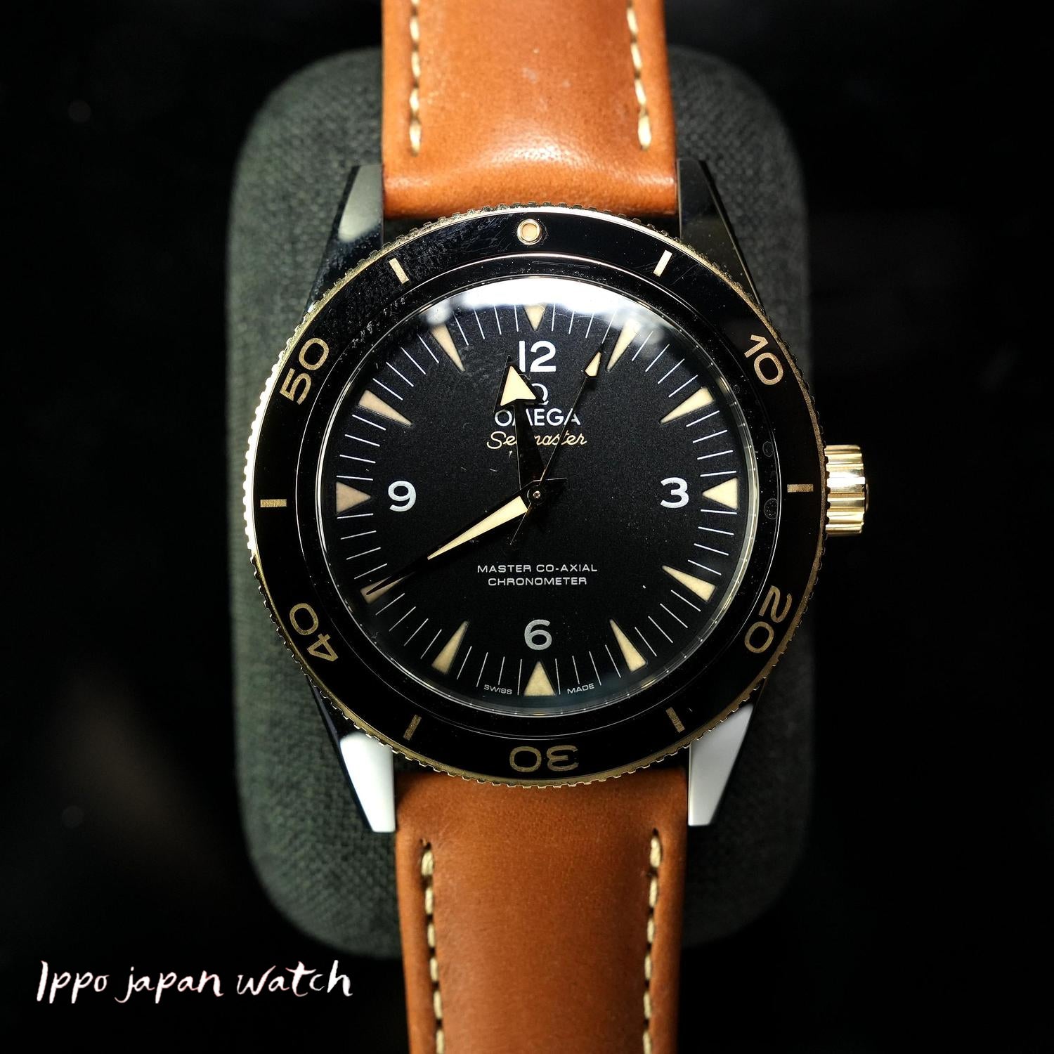 OMEGA 233.22.41.21.01.001 Watch - Seamaster 300M Black (Case: Yellow Gold) 5-Year Warranty [Parallel Import]
