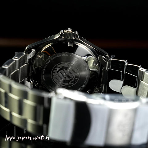 Orient Men's Mako Sports Diver Design Automatic Metal Band Watch RN-AA0810N