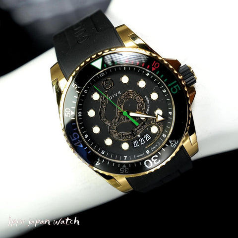 Gucci  YA136219 Rubber Strap Parallel Import with 2-Year Warranty Men's Watch