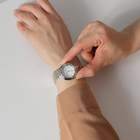 MJ0702 Women's Solar-Powered Watch - Eco-Friendly Design - No Battery Replacement Needed - Stylish and Durable