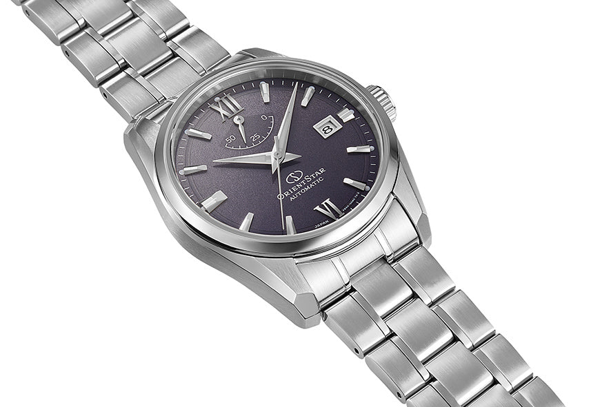ORIENT RKAU0112V Watch - Contemporary Date Automatic Movement Stainless Steel Case Sapphire Crystal Water Resistant (Image 2)