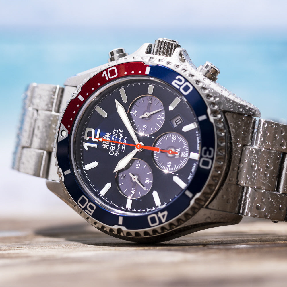 ORIENT RN-TX0201L Watch - Men's Mako Sports Diver Design Chronograph Solar Powered Metal Band Watch (Image 7)