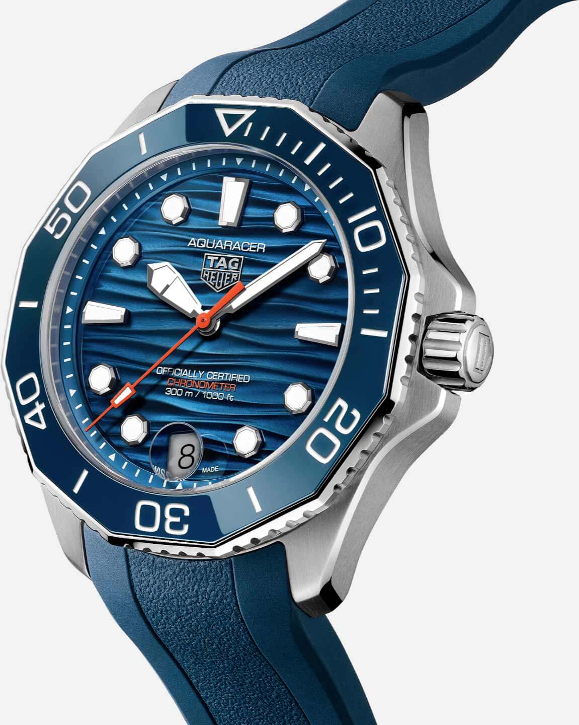 TAG Heuer WBP5111.FT6259 Watch - Swiss Quartz Movement Water Resistant 300m Black Rubber Strap Stylish Design (Image 3)