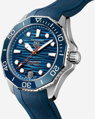 TAG Heuer WBP5111.FT6259 Watch - Swiss Quartz Movement Water Resistant 300m Black Rubber Strap Stylish Design (Image 3)
