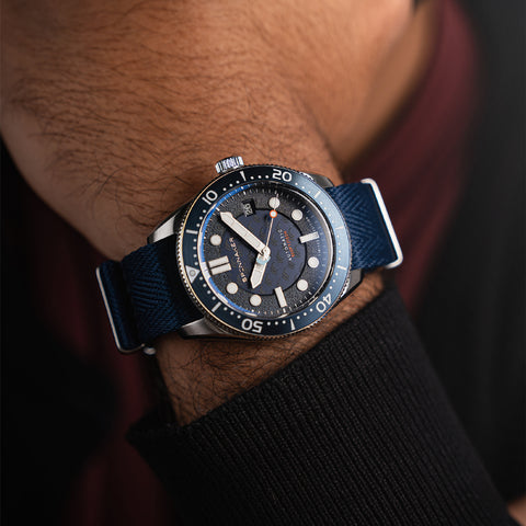 SPINNAKER SP-5129-11 Limited Edition Croft Dolphin Project 2-Year Warranty Navy Water Resistant Stylish Design