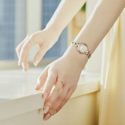 Seiko  analog solar Roman numerals metal women watch SWFA210 2025.5 release