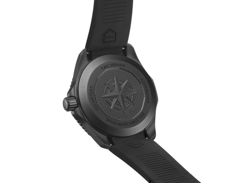 TAG Heuer WBP1112.FT6199 Watch - Professional Dive Watch 300m Water Resistance Quartz Movement Rubber Strap (Image 2)