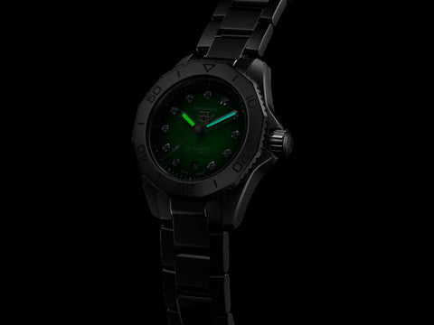 TAG Heuer WBP2415.BA0622 Watch - Swiss Automatic Movement 300m Water Resistant Sapphire Crystal Professional Dive Watch (Imag
