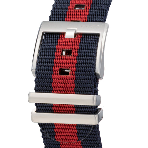 GUCCI YA142304 Navy Dial Stainless Steel Case Quartz Movement 2-Year Warranty Luxury Watch