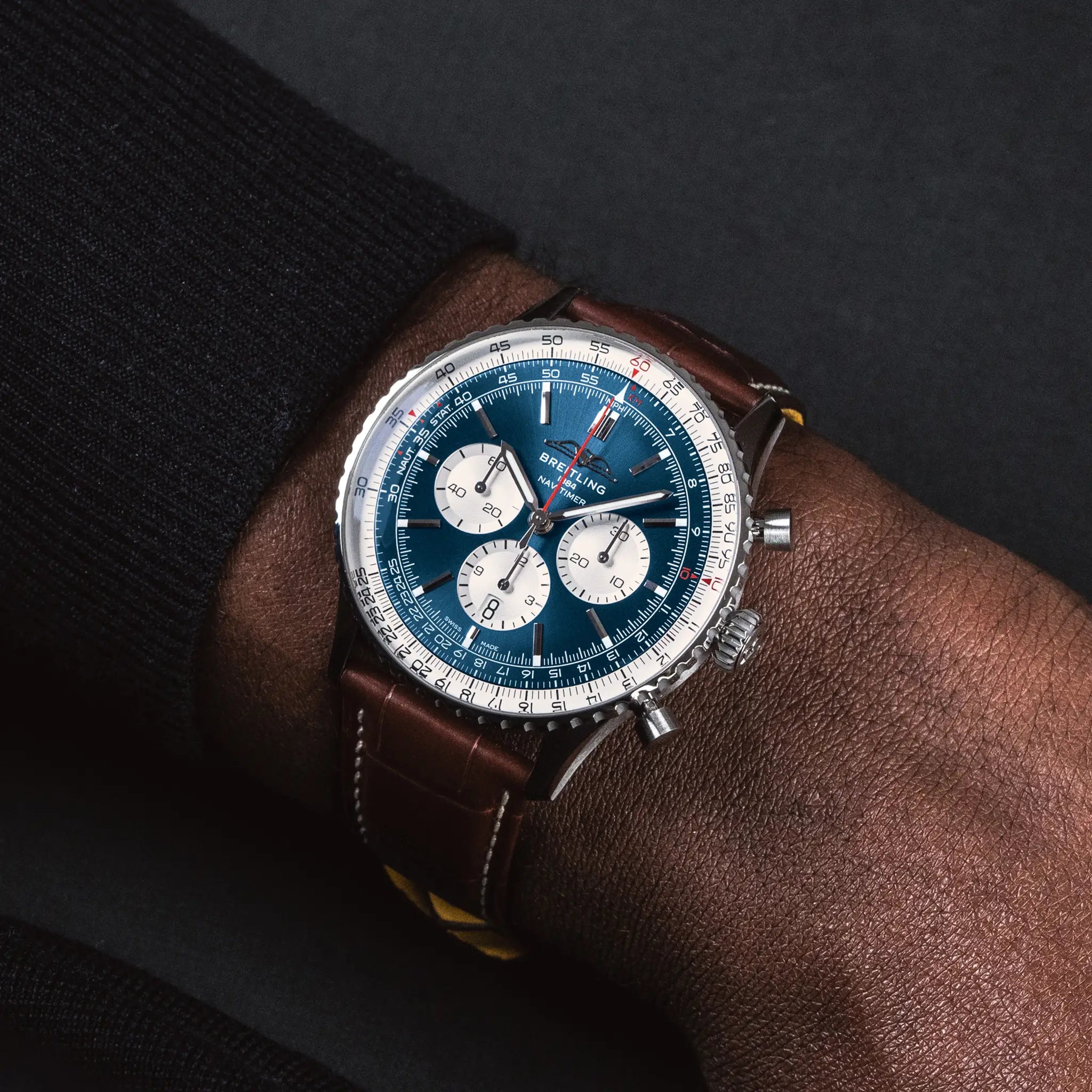 Breitling AB0137211C1P1 Watch - B01 Watch Japan Official (Image 5)