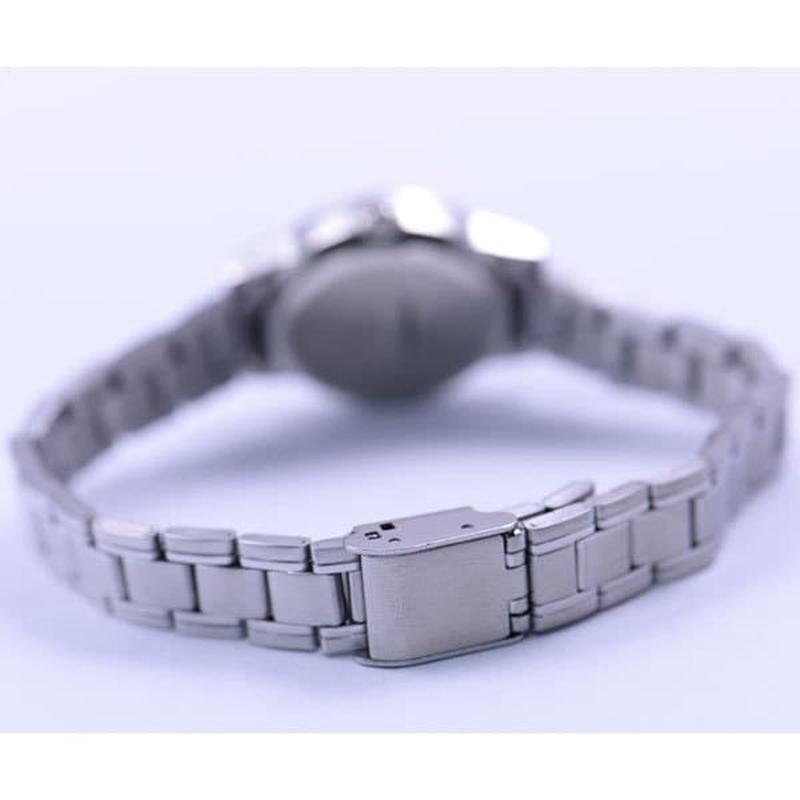 CITIZEN D011-204 Watch - Women's Watch with Date (Image 4)
