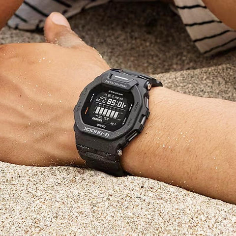 Casio Men's G-SHOCK 20-Bar Water Resistant G-SQUAD GBD-200-1JF